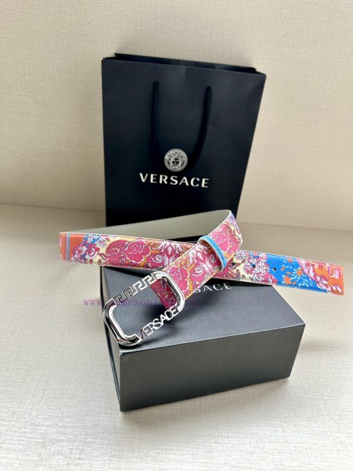 Width 3.8cm VERSACE This printed waistband is made of calf leather and features a gold buckl kdcoydld - Image 5