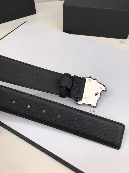 Versace Versace's fashionable belt is crafted from fine grain calf leather and adorned with w1wpvt8o - Image 5