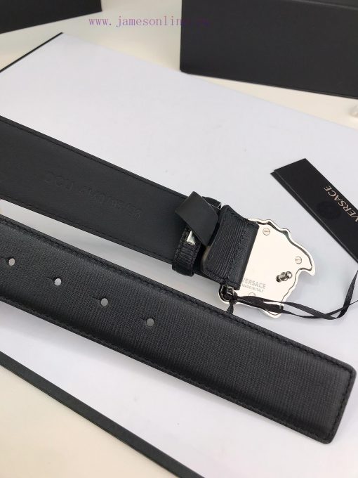 Versace Versace's fashionable belt is crafted from fine grain calf leather and adorned with scj08p03 - Image 6