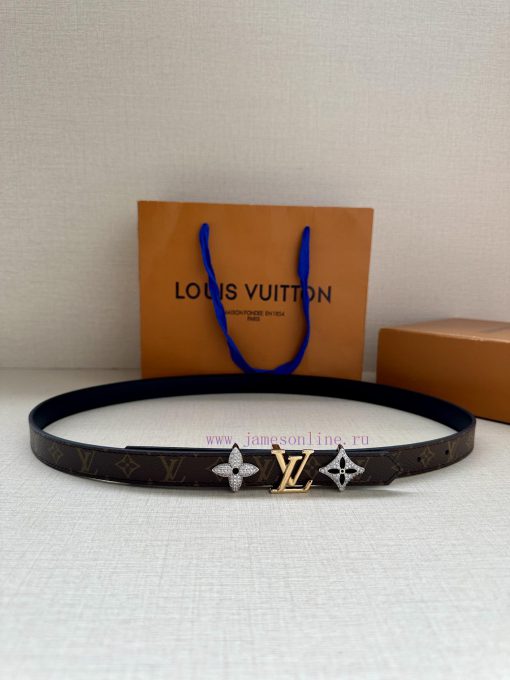 The 2.0-wide LV Trio double-sided belt is made of delicate cowhide leather and Monogram canv 95z1gdnv