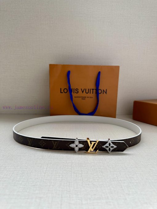 The 2.0-wide LV Trio double-sided belt is made of delicate cowhide leather and Monogram canv vpfcyc61