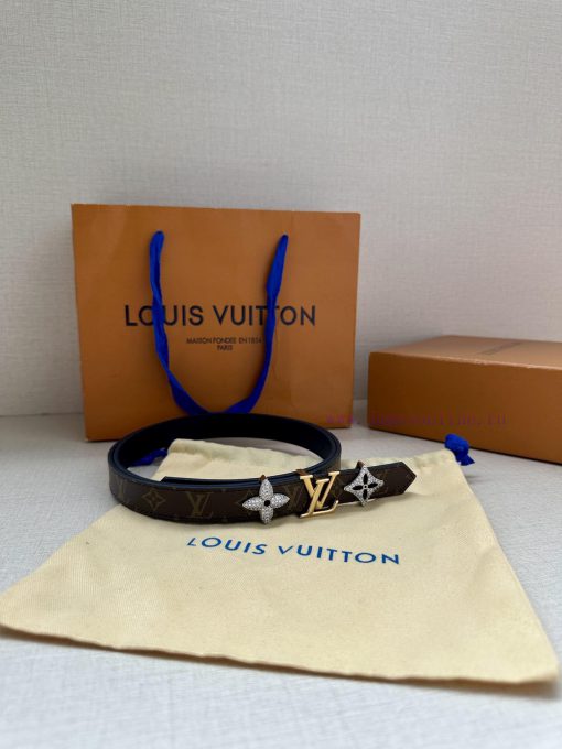 The 2.0-wide LV Trio double-sided belt is made of delicate cowhide leather and Monogram canv 95z1gdnv - Image 4