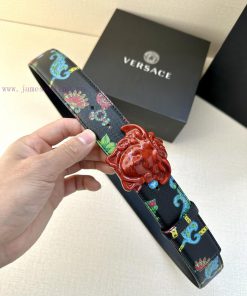 Width 4.0cm Versace This Palazzo belt is made of cowhide fabric and adorned with Le Pop Clas h3pkblyv