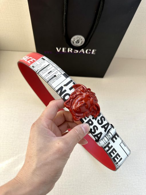 Width 4.0cm Versace This Palazzo belt is made of cowhide fabric and adorned with Le Pop Clas 6tmba5sb
