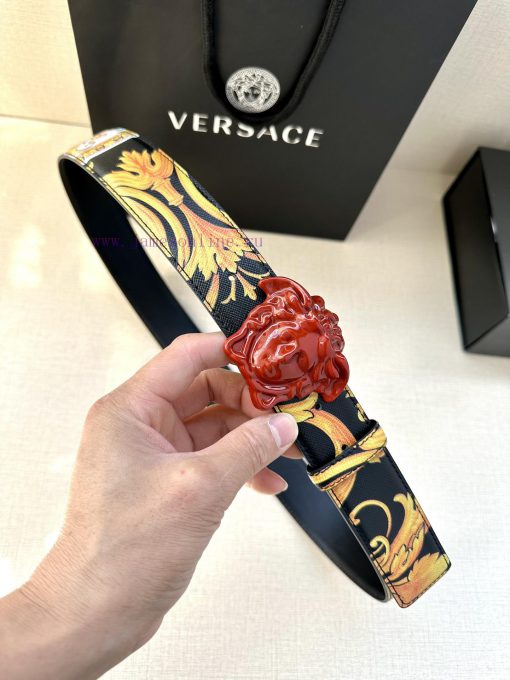 Width 4.0cm Versace This Palazzo belt is made of cowhide fabric and adorned with Le Pop Clas eu0w4qrq