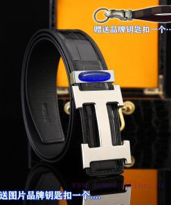 Give a picture keychain as a giftGold coated wooden boxPurchasing agentBuckle material: high 33mstre1