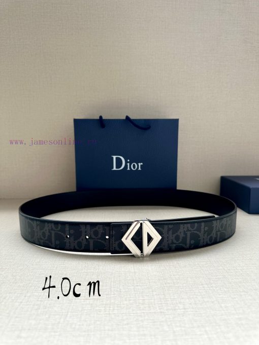 This 40mm double-sided belt with a width of 4.0cm combines elegant temperament with modern s oniidpty