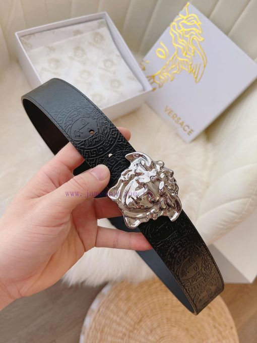 MADE IN ITALYComplete setVERSACEBuckle material: high-quality solid copper buckleThe front m umathdpb - Image 4