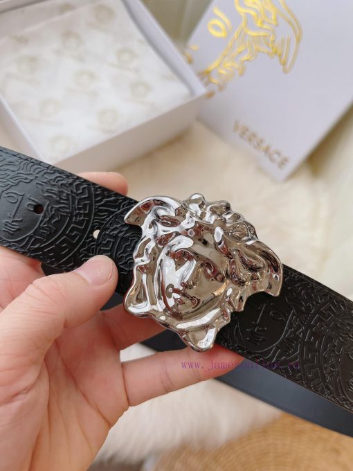 MADE IN ITALYComplete setVERSACEBuckle material: high-quality solid copper buckleThe front m umathdpb - Image 5