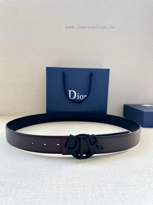 The stainless steel buckle of this Dior Charm belt with a width of 3.5cm reinterprets the cl x5lv0has - Image 2