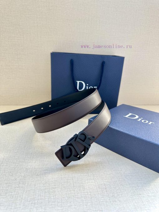 The stainless steel buckle of this Dior Charm belt with a width of 3.5cm reinterprets the cl x5lv0has - Image 5