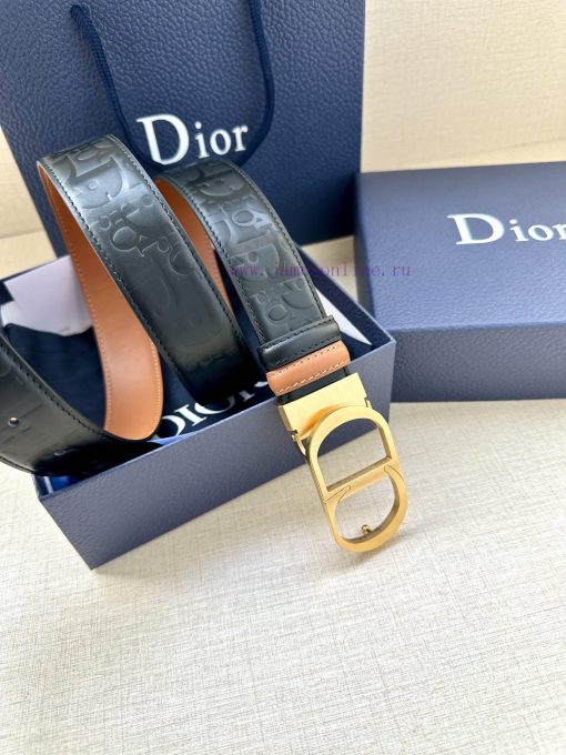 This metal clad brass waistband buckle from Dior is a new product in the Spring 2024 collect d8y14m0u - Image 3
