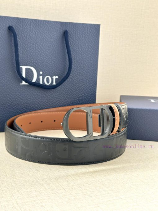 This metal clad brass waistband buckle from Dior is a new product in the Spring 2024 collect 00hlsc0y - Image 7