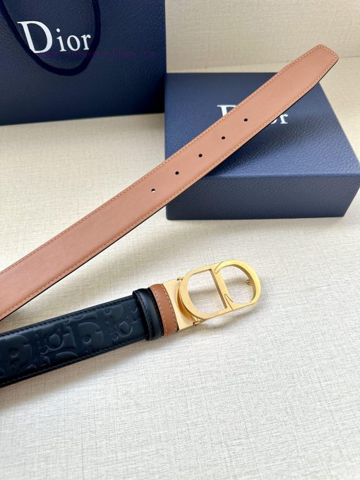 This metal clad brass waistband buckle from Dior is a new product in the Spring 2024 collect d8y14m0u - Image 7