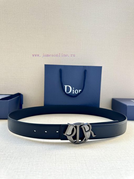 The stainless steel buckle of this Dior Charm belt with a width of 3.5cm reinterprets the cl xgeo62k7