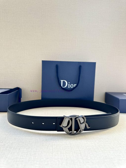 The stainless steel buckle of this Dior Charm belt with a width of 3.5cm reinterprets the cl xgeo62k7 - Image 2