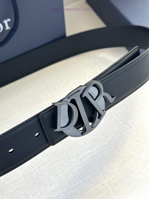 The stainless steel buckle of this Dior Charm belt with a width of 3.5cm reinterprets the cl xgeo62k7 - Image 3