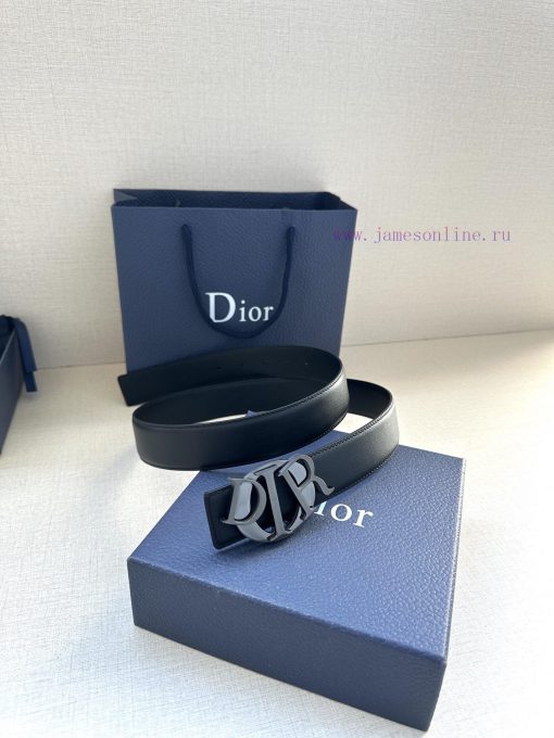The stainless steel buckle of this Dior Charm belt with a width of 3.5cm reinterprets the cl xgeo62k7 - Image 4
