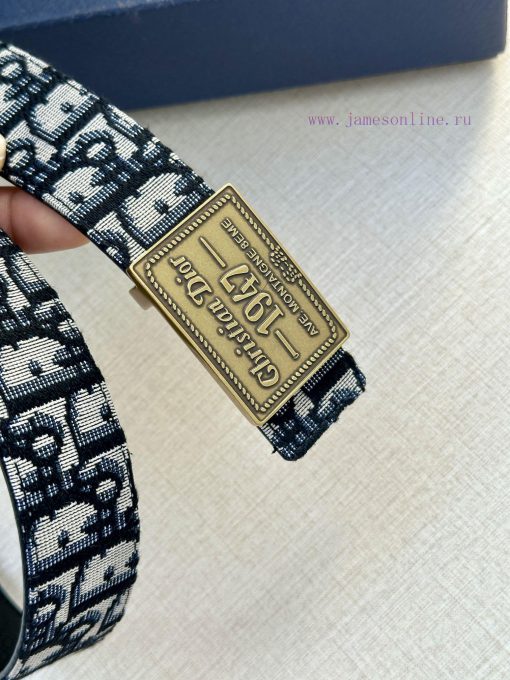This 3.5cm wide waistband buckle is a new item from Dior, continuing the classic design and mu9vq3h8 - Image 14