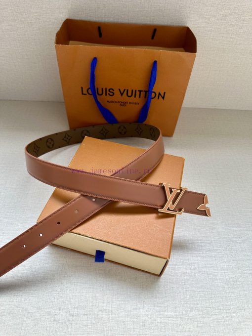 The 3.0-wide Pretty LV double-sided belt features a dazzling metal carved LV Initiales buckl smvx1iwb - Image 12