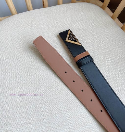 PRADA's glossy leather belt features a simple yet exquisite design with a triangular buckle n3xm57zy - Image 12