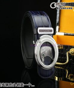 Give away a pure steel keychain as a giftComes with a complete set of wooden boxesSTEFANO RI 3mask79h