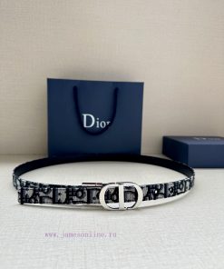 This 20mm Montaigne waist belt with a width of 2.0cm draws inspiration from the eponymous ha 49sel6nq