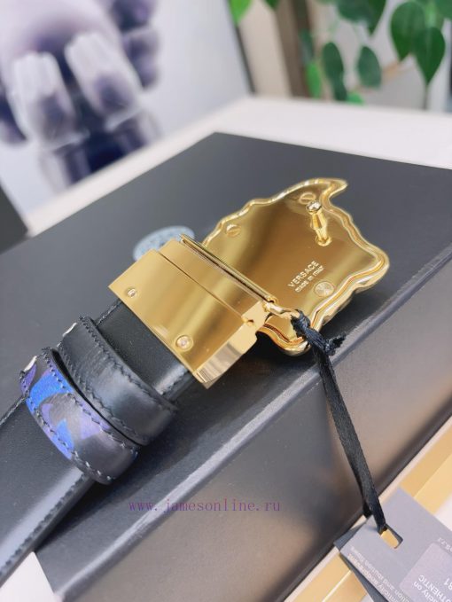 This Versace double-sided belt is made of high-quality Safiano leather and adorned with Bond epls0i61 - Image 7