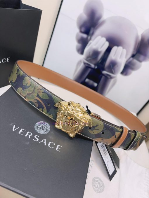 This Versace double-sided belt is made of high-quality Safiano leather and adorned with Bond vtqmpczz - Image 2