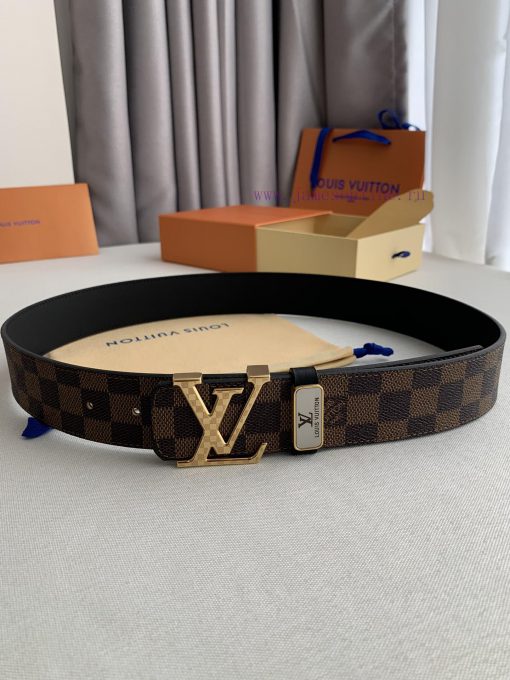 LV... Louis Vuitton ️Hanging buckle, intricately carved patterned steel buckle, photographed 8fbuiezq - Image 7
