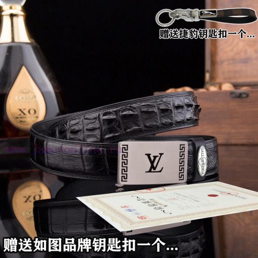 Give a picture of a Jaguar keychain as a giftComes with a complete set of wooden boxesL@VBuc kzz7rwjq - Image 7