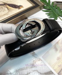 Gucci's top layer of cowhide is pressed onto the G surface, while the inner lining is a top rbap19rx
