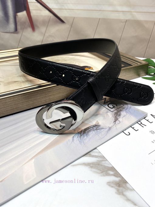 Gucci's top layer of cowhide is pressed onto the G surface, while the inner lining is a top rbap19rx - Image 4
