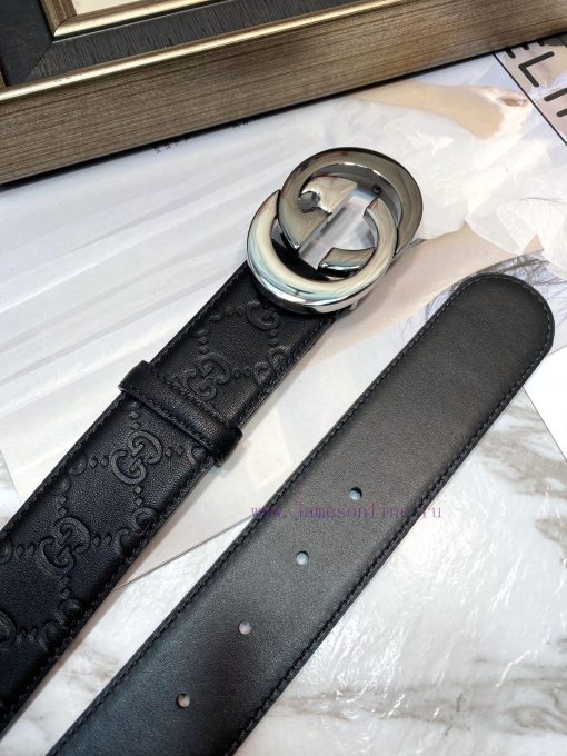 Gucci's top layer of cowhide is pressed onto the G surface, while the inner lining is a top rbap19rx - Image 9