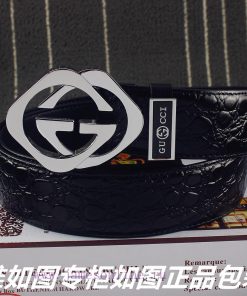 Gucci. Gucci Crocodile PatternIdentify and receive a punch as a giftThe material is 100% top wnx7rnj7