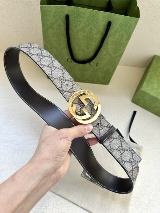 Width 4.0 GUCCI historical details and modern elements are the focus of Gucci's latest colle 36o5yqic - Image 7