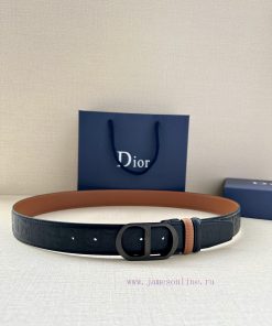 This metal clad brass waistband buckle from Dior is a new product in the Spring 2024 collect 3xex4v8v