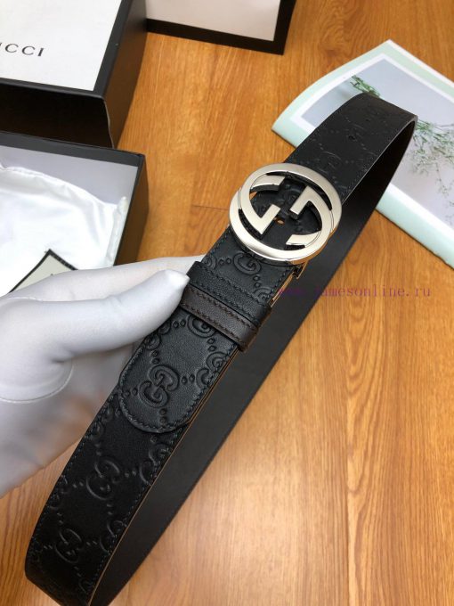Gucci, double-sided belt, with Gucci Signature leather on one side and monochrome leather on mmrvay2s - Image 5