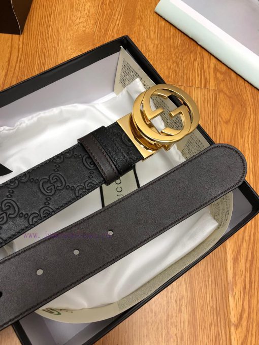 Gucci, double-sided belt, with Gucci Signature leather on one side and monochrome leather on y9l0autm - Image 7