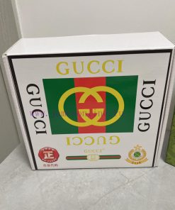 Gucci. Gucci  Material: Leather Belt with 100% Head Layer. The leather belt is guaranteed to y45wbkqm