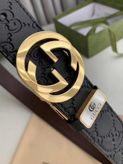 Gucci. Gucci️Double sided cowhide with rotating buckle on both sides, photographed in person njmdzsqz - Image 4