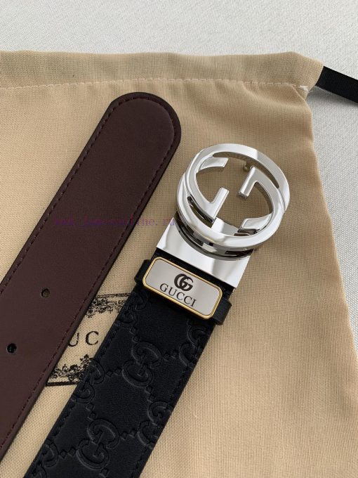 Gucci. Gucci️Double sided cowhide with rotating buckle on both sides, photographed in person 6r6zejbt - Image 8