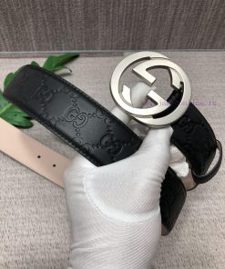 Comes with a complete set of Gucci gift boxes, featuring a top layer of cowhide pressed on t izzb6ecb
