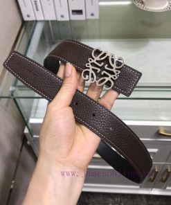 The LOEWe model of Luo Yiwei is made of soft grain imported calf leather, with a width of 3. zvng58tm
