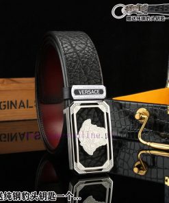 Give away a pure steel keychain as a giftDelivery wooden boxVERSACEBuckle material: Two tone 1u535eb7