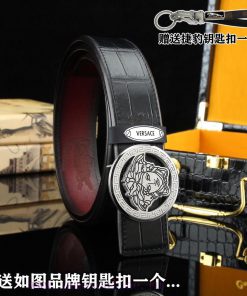 Give a Jaguar keychain as a giftDelivery wooden boxVERSACEBuckle material: Two tone pure ste 2o0iuo1y