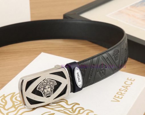 High end quality, physical photographyComes with a complete set of packagingVERSACE Overseas d447qvfz - Image 7