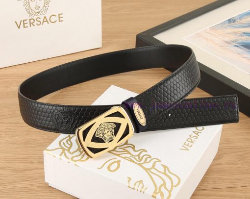 High end quality, physical photographyComes with a complete set of packagingVERSACE Overseas d447qvfz - Image 8