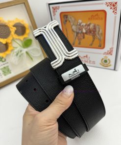 Hermes Hermès  Material: Leather Belt with 100% Head Layer. The leather belt is guaranteed t 1y40444n