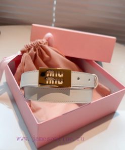 This leather belt is the ideal choice to enhance the unique style and tasteThe eye-catching hk5u8eby
